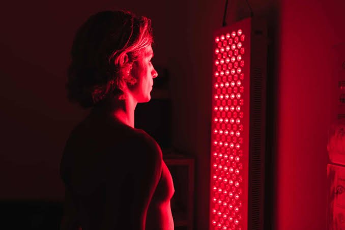 Red Light Therapy vs Infrared Sauna: What’s the Difference and Which Is Right for You? - REDVELLA