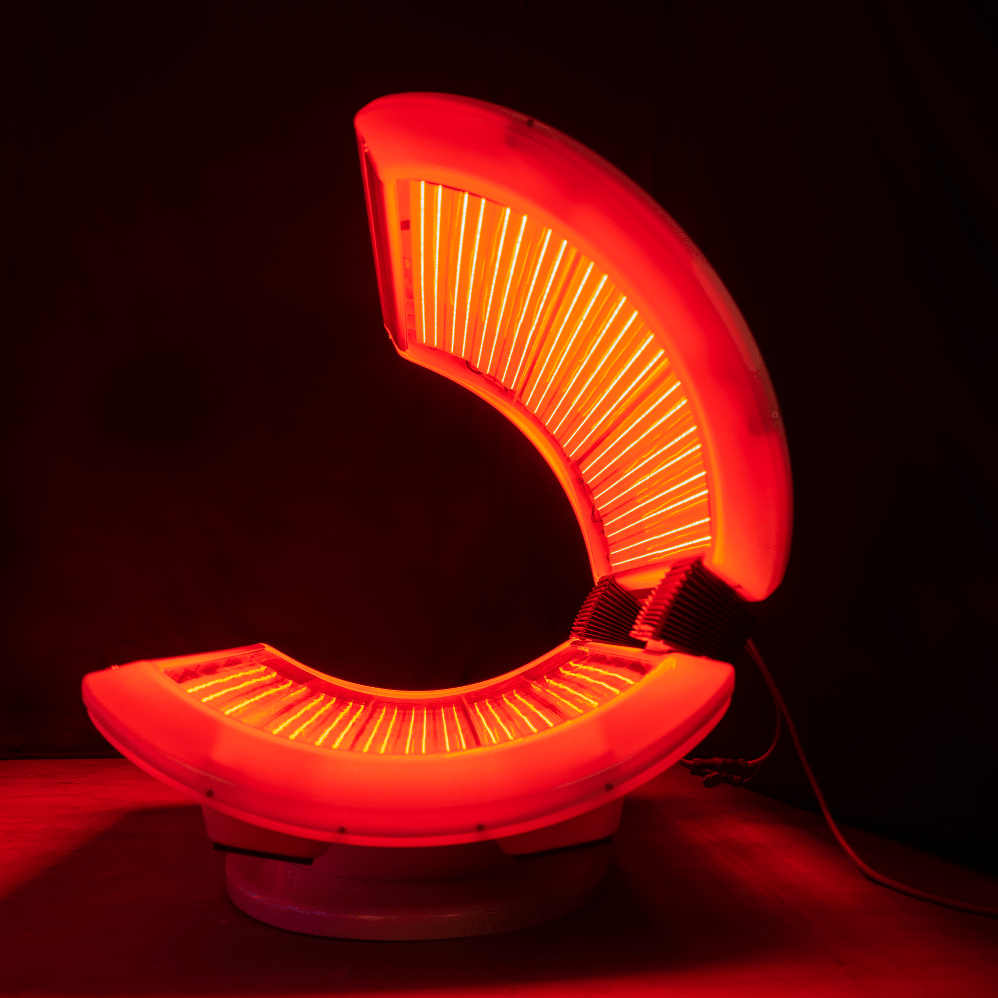 Choosing the Right Commercial Red Light Bed or Panel for Your Facility - REDVELLA